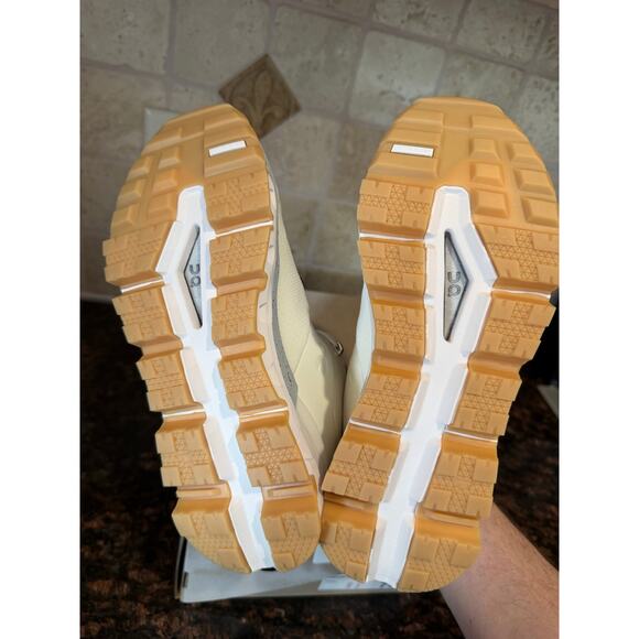 On Cloud Cloudtrax "Undyed" Shoes Sz 7W/5.5M Brand New - Picture 5 of 5